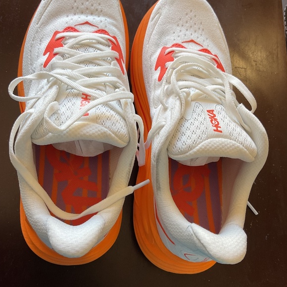 Beautiful Women's Hoka Sneakers size 8 - Picture 2 of 9